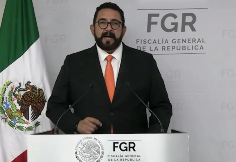 Ulises Lara López, Fiscal Especial en Investigación de Asuntos Relevantes, en una fotografía relacionada con la detención de un exfuncionario ligado a García Luna.