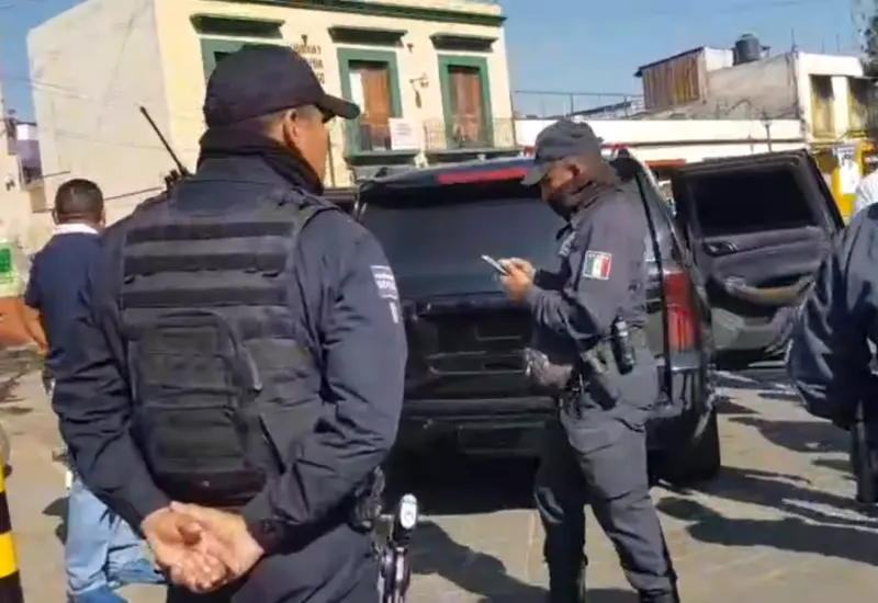 Tras reporte de disparos, AEI asegura camionetas blindadas y detiene a líder sindical