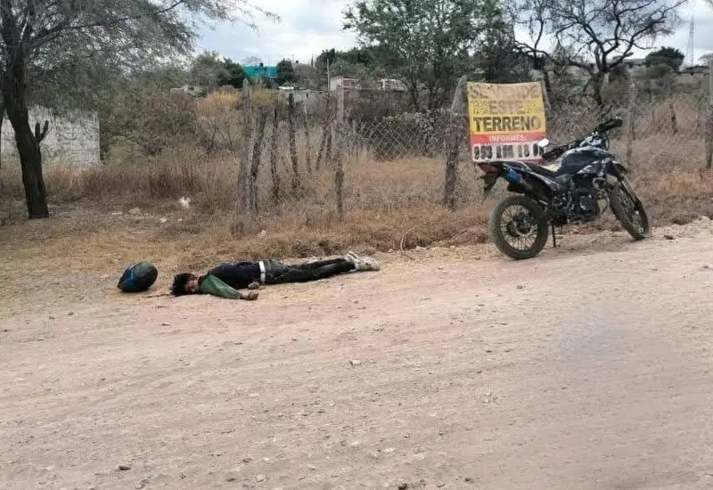 Un hombre de 25 años de edad, identificado como presunto vendedor de drogas, fue asesinado en la ciudad de Huajuapan de León, Oaxaca.