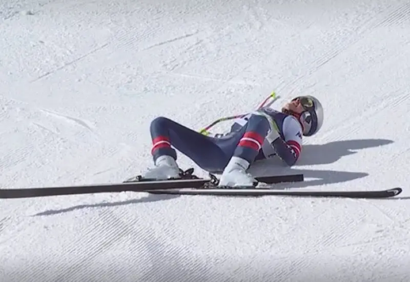 La esquiadora estadounidense Lindsey Vonn, quien sufrió una fuerte caída que le provocó una grave ruptura de ligamentos durante una competencia.