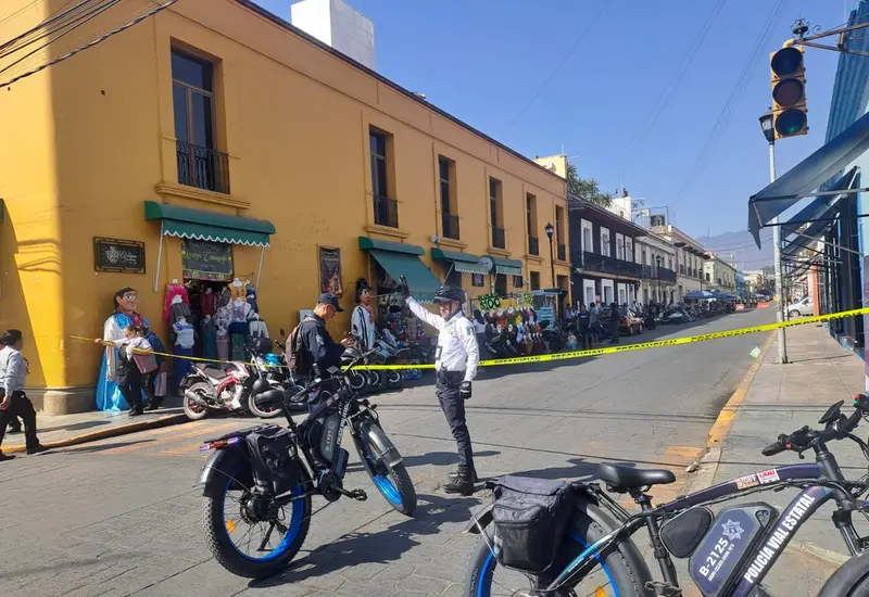 La calle 20 de noviembre en Oaxaca se encuentra cerrada al tráfico vehicular, una medida que durará casi dos meses y ha generado inconformidad.