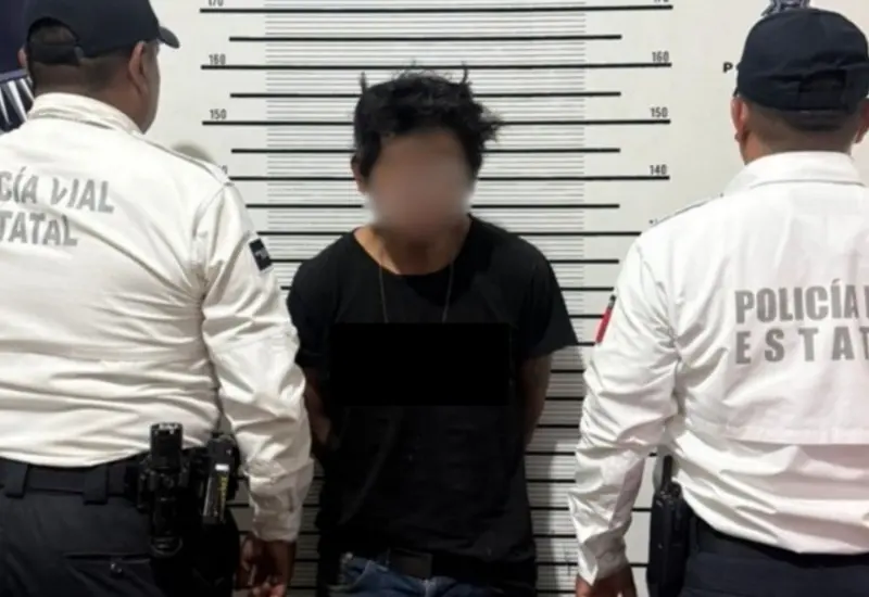 Fotografía del hombre detenido, señalado por las autoridades como el presunto responsable del robo de un teléfono celular en la ciudad.