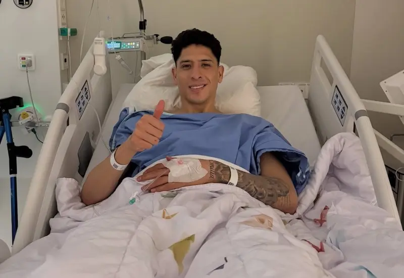 El mediocampista de la selección mexicana, Edson Álvarez, quien fue sometido a una cirugía de tobillo y podría causar baja del equipo.