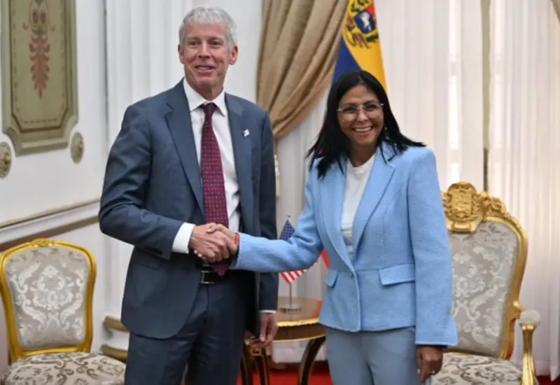 El secretario de Energía de Estados Unidos se reúne con funcionarios de Venezuela, encuentro que ocurre tras la reforma de la Ley de Hidrocarburos.