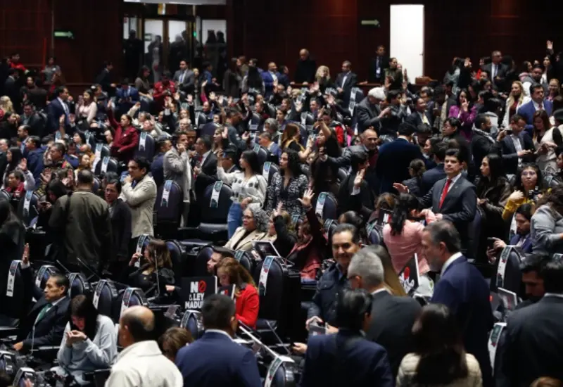 Un total de 419 diputados y 78 senadores reunidos en el Palacio Legislativo de San Lázaro para el inicio del nuevo periodo ordinario de sesiones.