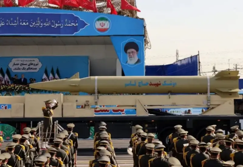 Irán despliega su nuevo misil balístico Khorramshahr 4, el cual tiene un alcance de 2 mil kilómetros y es operado por la Guardia Revolucionaria.