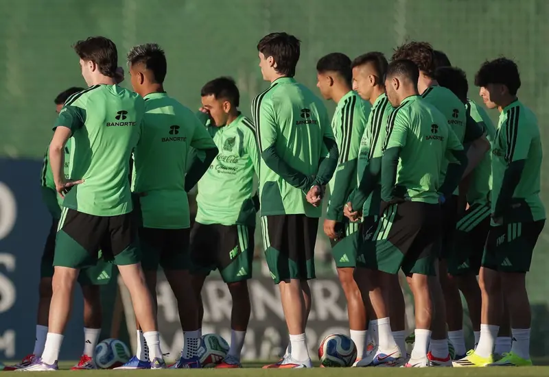 La selección nacional de México, con un equipo alternativo, se prepara para su partido amistoso en contra de la selección de Islandia.