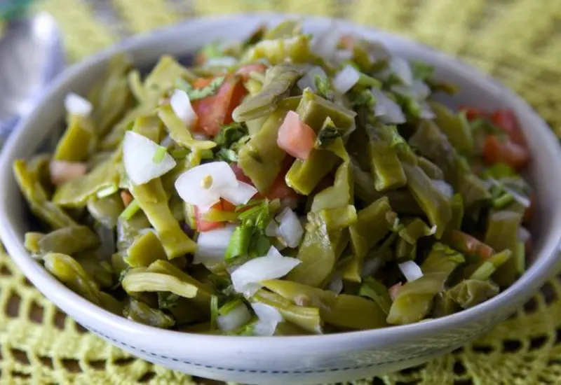 Un platillo preparado con nopales, una opción económica y tradicional para el menú de vigilia que ayuda a cuidar el bolsillo.