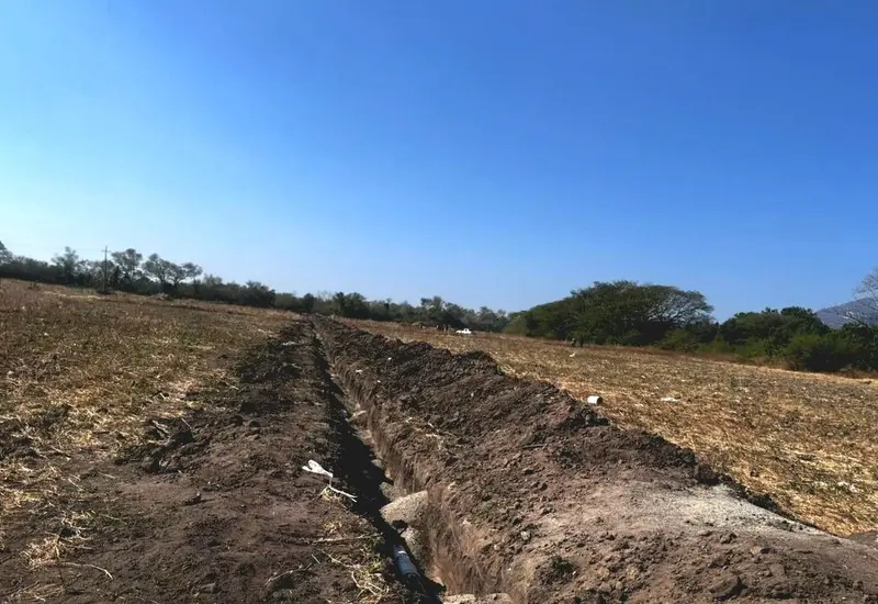Instalación de la nueva bomba de agua para fortalecer la infraestructura hidráulica del Instituto Tecnológico, como parte de las mejoras en el plantel.