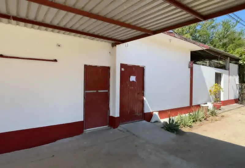 El centro integrador de Bienestar en Juchitán permanece cerrado, obligando a los interesados a trasladarse a Tehuantepec o Ixtepec para realizar sus trámites.