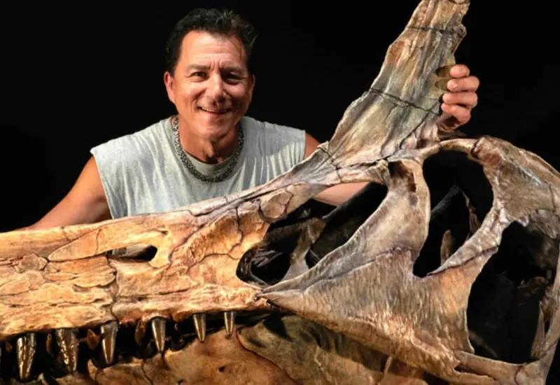 Restos fósiles del dinosaurio Spinosaurus, el depredador del Cretácico, que fueron descubiertos en una región terrestre de Níger, lejos de entornos marinos.