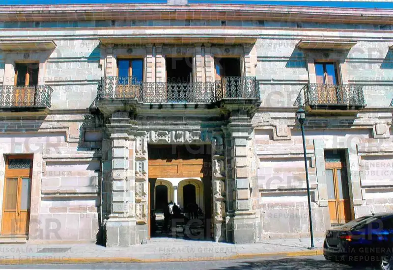 ¡Procesan a hombre por dañar un monumento histórico en el Centro de Oaxaca! 