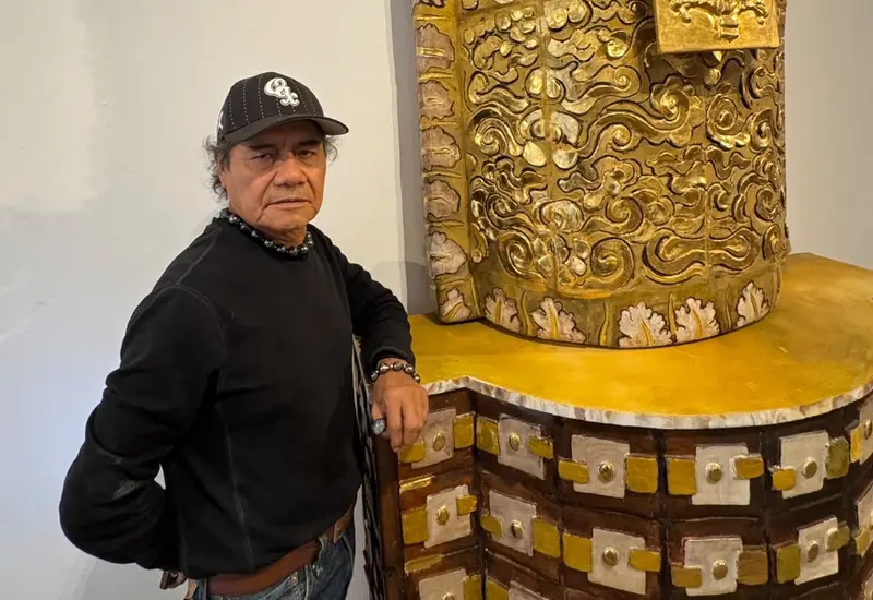 La exposición 'Los perros de Dios en Antequera' del artista José Luis García, instalada en el antiguo refectorio dominico del Centro Cultural San Pablo.