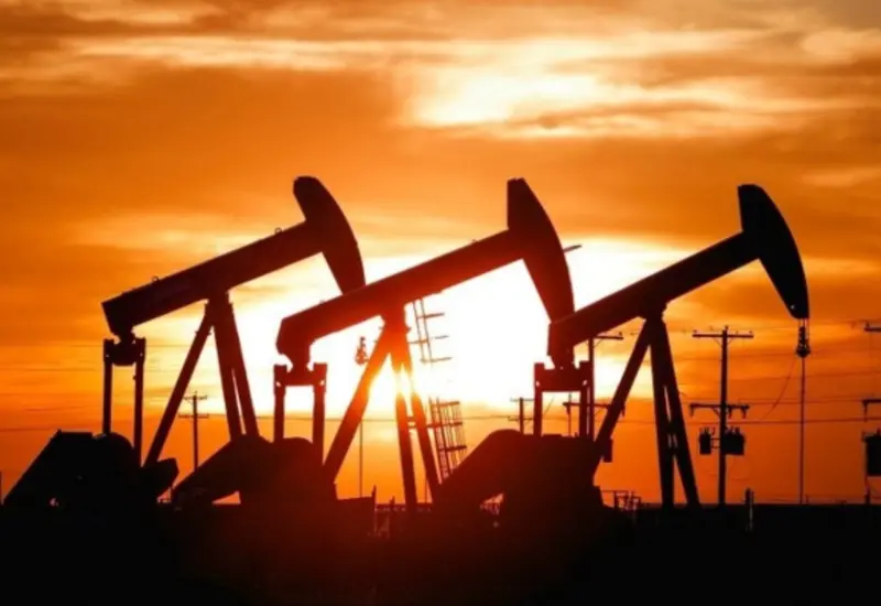 Una bomba de extracción de petróleo que ilustra el alza de más del 9% en las cotizaciones internacionales del crudo por la tensión entre EU e Irán.