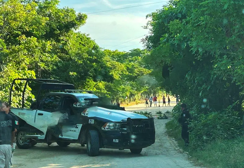 La escena del crimen en la localidad de Loma Bonita, Santa María Colotepec, donde dos personas fueron encontradas sin vida.