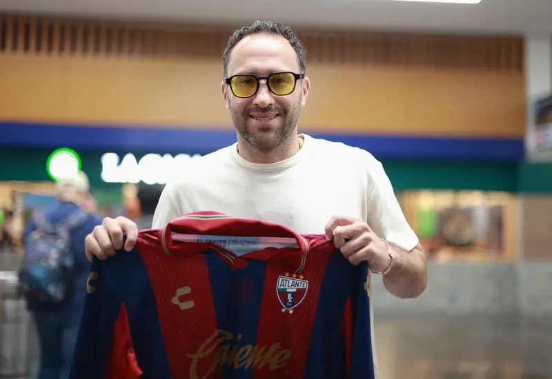 El portero colombiano David Ospina, en una fotografía oficial tras confirmarse su llegada como nuevo refuerzo para el club Atlante.