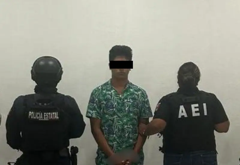 Fotografía de un hombre detenido, presunto responsable de un feminicidio cometido en la región del Istmo de Tehuantepec, Oaxaca.