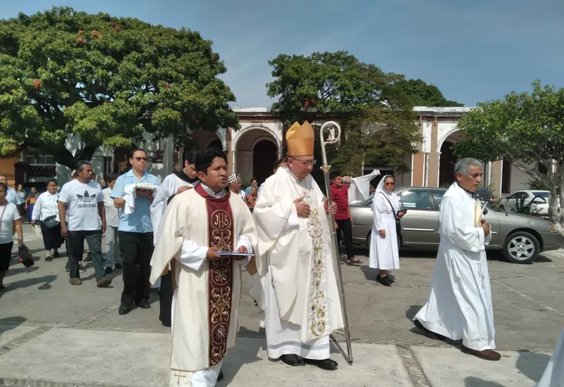 La Diócesis de la Iglesia Católica hace un llamado a los jóvenes para que consideren la vida sacerdotal debido a la falta de sacerdotes.