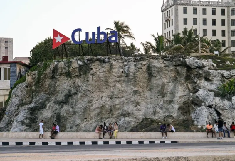 Imagen que ilustra el envío de ayuda humanitaria de Estados Unidos a Cuba, un apoyo que forma parte de un paquete de 100 millones de dólares.