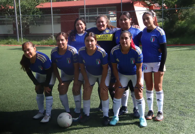 Las jugadoras del equipo Mazizas durante el partido en el que consiguieron una importante victoria, sumando tres puntos en su camino a la liguilla.