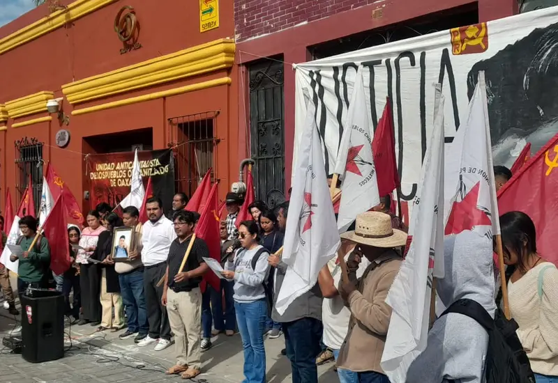 Miembros del Frente Popular Revolucionario (FPR) anuncian una jornada de lucha para exigir justicia por el asesinato de su compañero Juan José Cruz Padilla.