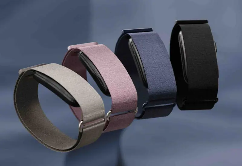 La nueva pulsera inteligente Garmin CIRQA, un dispositivo de tecnología invisible sin pantalla que monitorea la salud y el deporte sin notificaciones.