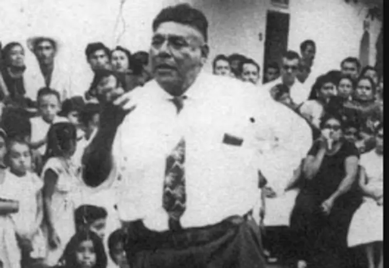 Fotografía de archivo del General Heliodoro Charis Castro, militar y político, cuya trayectoria es recordada en un homenaje cultural en Juchitán.