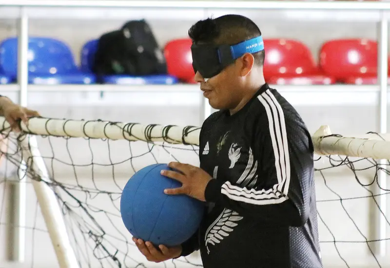 Julio León, promotor del deporte adaptado, anuncia el próximo torneo de golbol que se celebrará durante el Lunes del Cerro.
