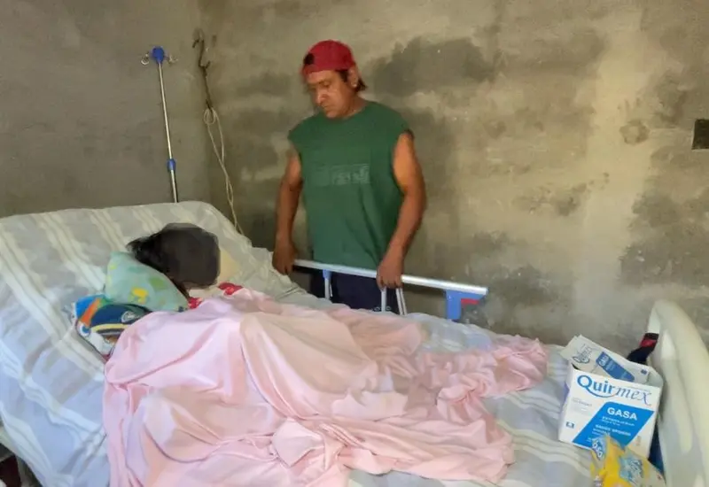 Un retrato de Karen Teresa, la joven que murió por una presunta negligencia médica y por quien su familia ahora exige justicia.