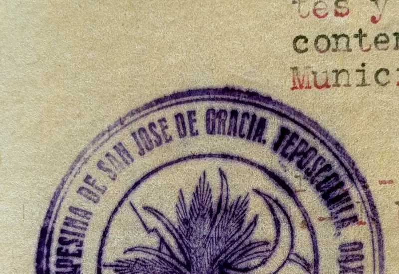 Un grupo de mujeres oaxaqueñas, integrantes de las históricas ligas agrarias femeniles, posan juntas en una fotografía de archivo.