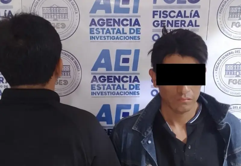 Fotografía de Maximino M.G., quien es señalado como el presunto homicida del alcalde de Yogovana, después de su detención.