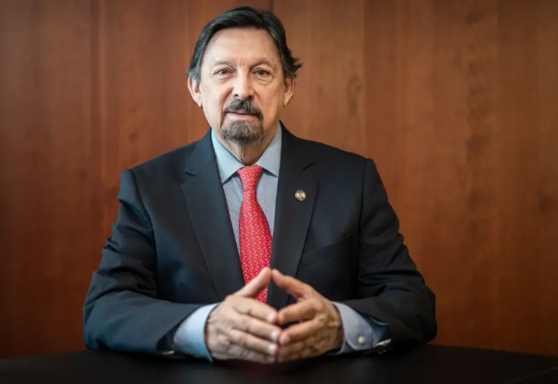 Napoleón Gómez Urrutia, líder del Sindicato Nacional Minero, hace un llamado a la unidad durante la conmemoración del 92 aniversario de lucha.