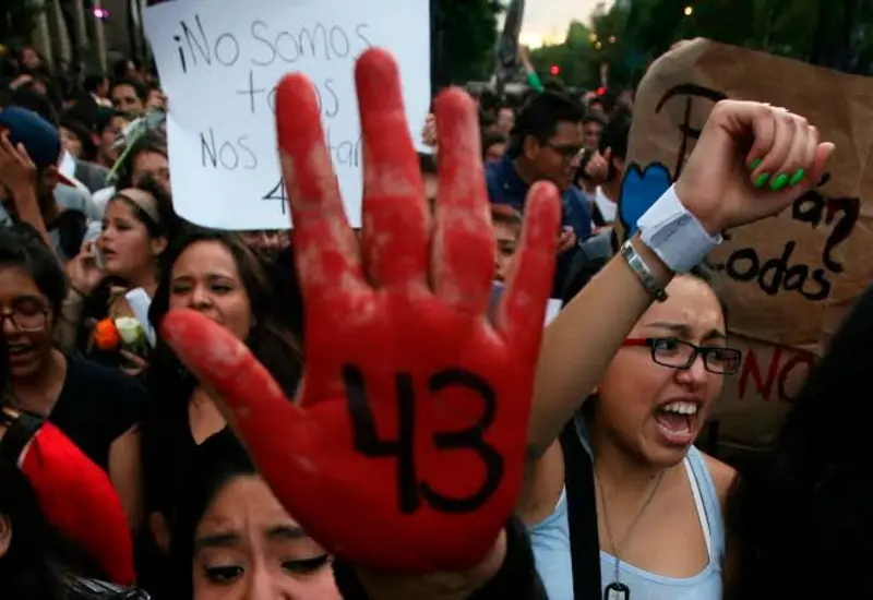 El Gobierno de México busca nuevas rutas para esclarecer la desaparición forzada de los 43 normalistas, con especialistas propuestos por la ONU.
