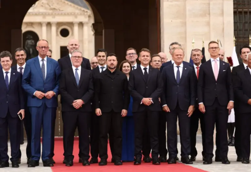 Representación de la cooperación tecnológica e industrial para el proyecto de defensa antimisiles entre nueve países europeos y Ucrania.