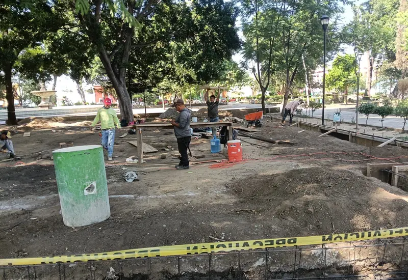 Colectivos y ciudadanos se manifiestan en el Parque El Llano para exigir transparencia y respeto a la ley sobre el uso de suelo.