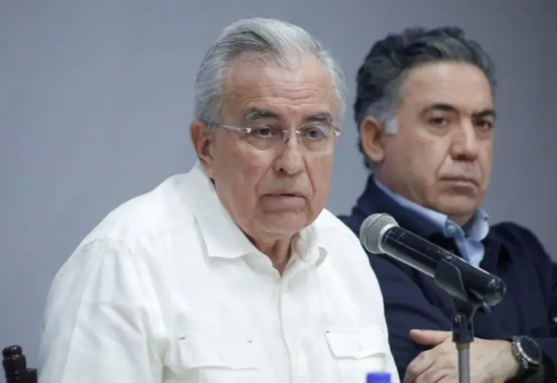 Rubén Rocha Moya, gobernador con licencia de Sinaloa, fotografiado en el contexto de las solicitudes de extradición a funcionarios de su estado.