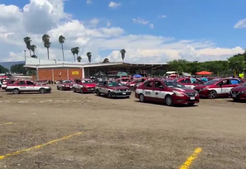Vista de la terminal de taxis foráneos de Sahuayo, la cual dejará de operar a partir del lunes de manera definitiva.