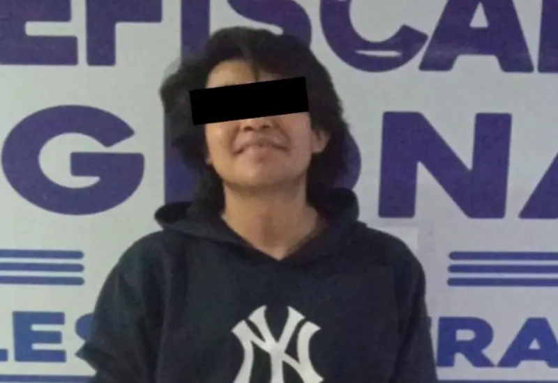 R.A.R.M., identificado como objetivo prioritario y vendedor de droga en el Mercado de Abasto, durante su vinculación a proceso por las autoridades.