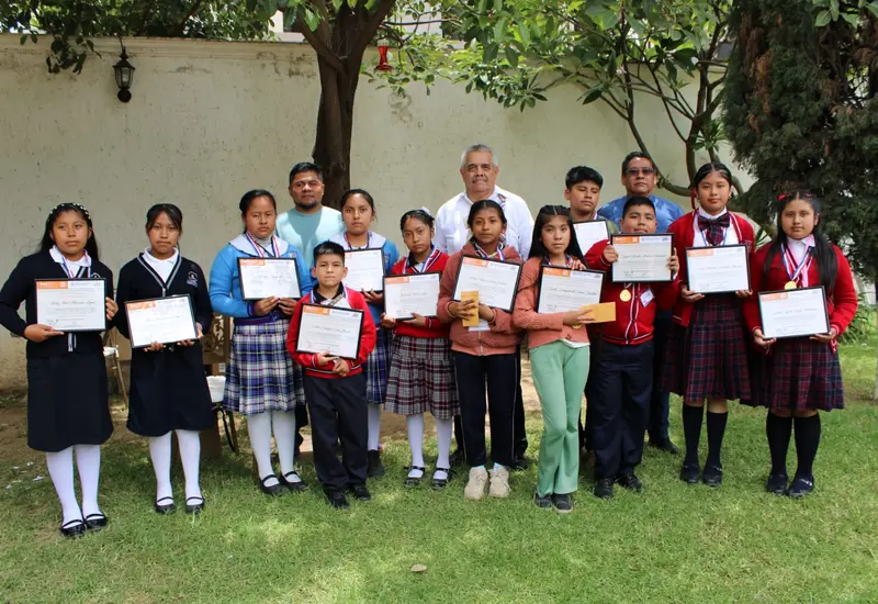 Dieciocho estudiantes de sexto grado de educación primaria resultaron ganadores de la etapa estatal de la Olimpiada del Conocimiento Infantil 2026.
