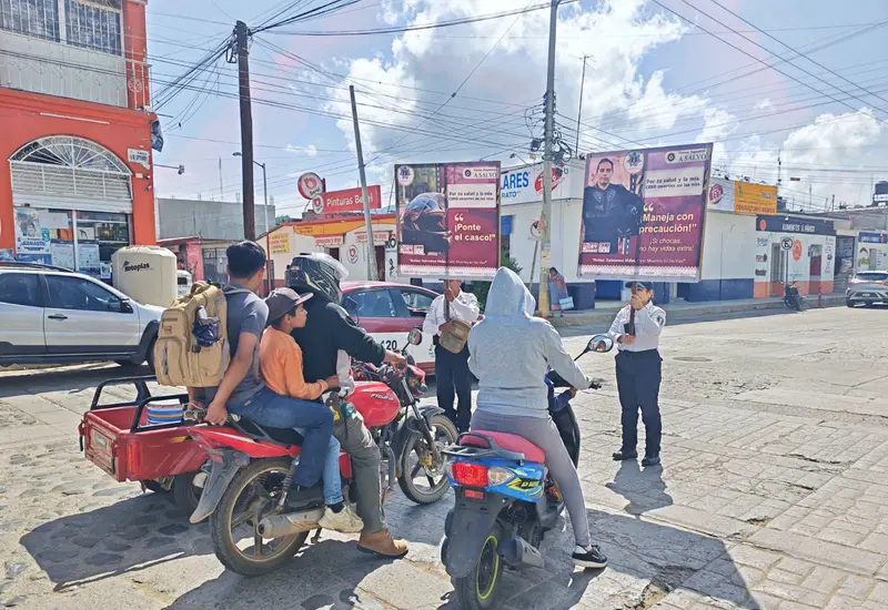  Los agentes exhortan a madres, padres y tutores a evitar llevar a menores de edad.