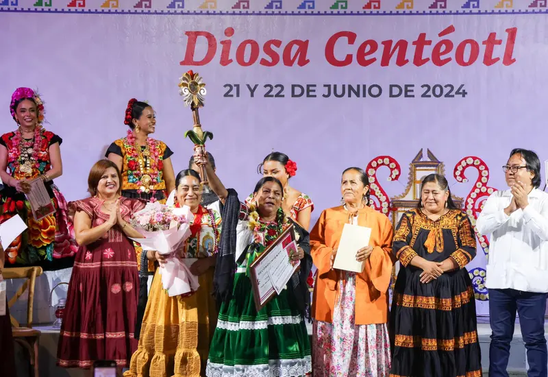 La figura de la Diosa Centéotl, está vinculada al maíz y a la fertilidad de la tierra