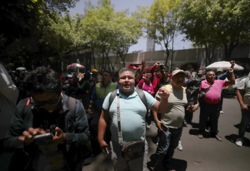 La gremial exige abrogar la Ley del ISSSTE y la reforma educativa.