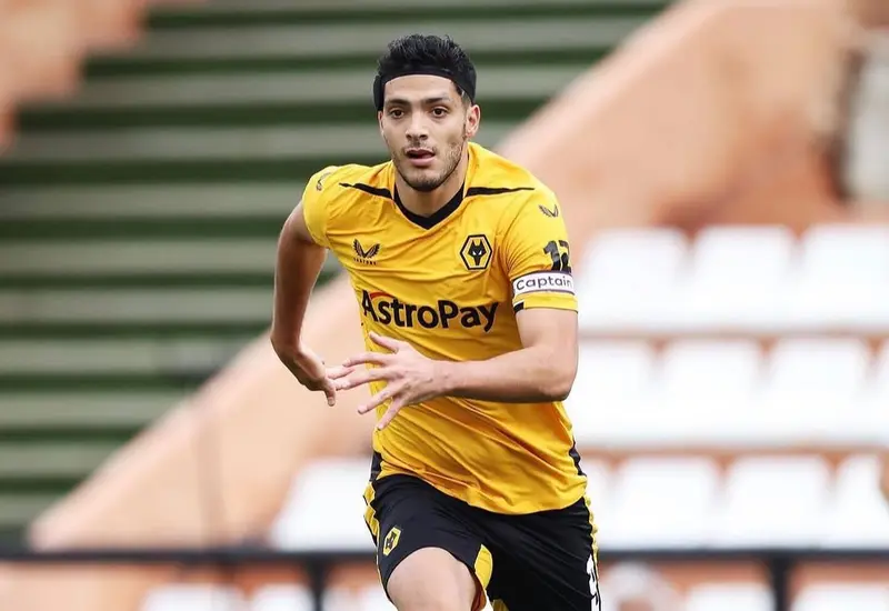 El mexicano Raúl Jiménez vuelve al Wolverhampton.