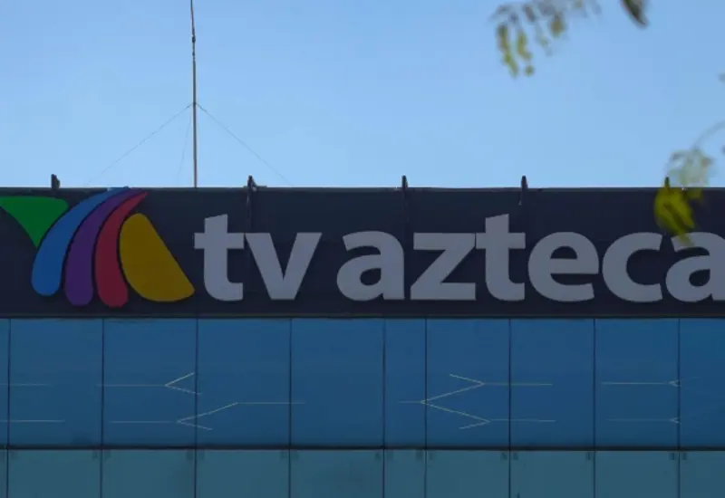 Acreedores de TV Azteca inician acciones legales en Estados Unidos para exigir el pago de sus deudas, acusando a la empresa de eludir obligaciones.