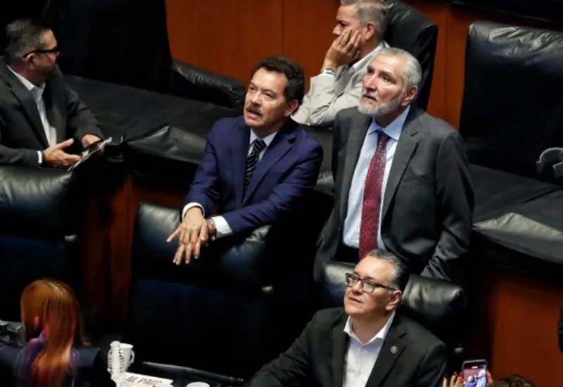 Adán Augusto López Hernández se muestra serio al señalar que no acostumbra dar declaraciones sobre la presunta revocación de su visa estadounidense.