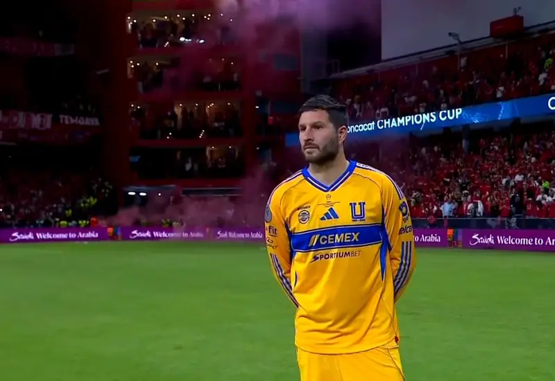 El futbolista francés André-Pierre Gignac, quien se despide del club Tigres UANL después de una exitosa carrera de 13 años con el equipo.