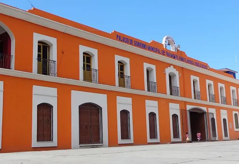 Escena del crimen donde un campesino fue asesinado en la localidad de San Miguel Panixtlahuaca, Juquila, Oaxaca.
