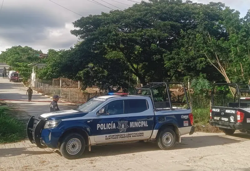 Escena del crimen en la colonia La Soledad, Pinotepa Nacional, donde un hombre fue asesinado por disparos de arma de fuego.