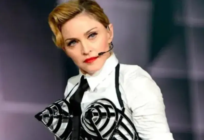 Una fotografía de la cantante Madonna, quien buscaba dirigir y coescribir su película biográfica antes de que el proyecto fuera frenado por Universal.