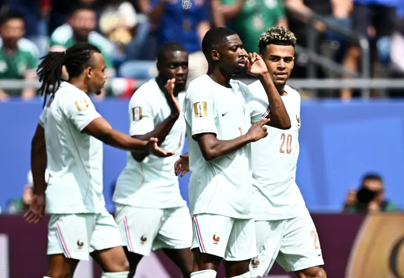 Ousmane Dembélé, jugador de la selección de Francia, celebra uno de los goles de su triplete en la victoria 4-1 sobre Noruega.